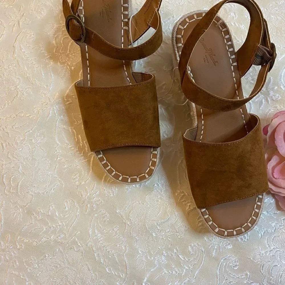 🛍️Universal Threads Pumps open toe Sandals -8.5&9